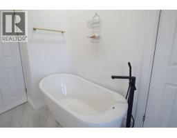 8576 Westsyde Road, Kamloops, BC V2B8S3 Photo 14