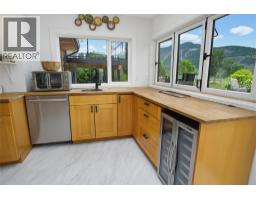 Dining room - 8576 Westsyde Road, Kamloops, BC V2B8S3 Photo 6