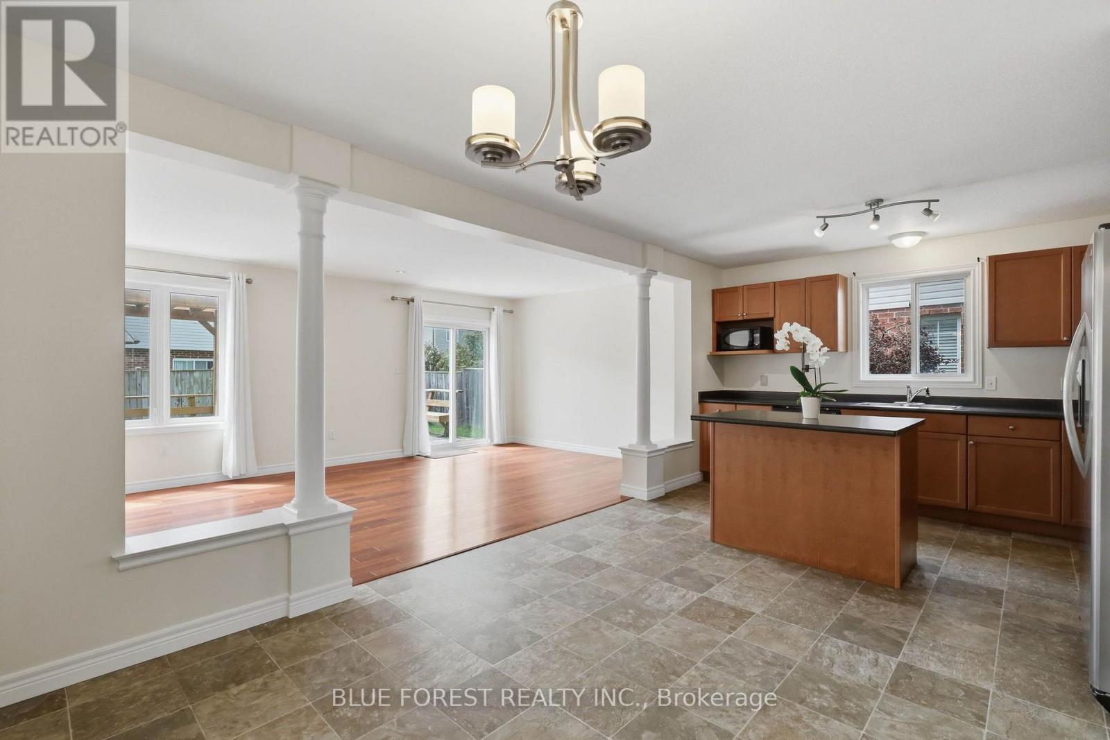 1888 STACKHOUSE CRESCENT - 11
