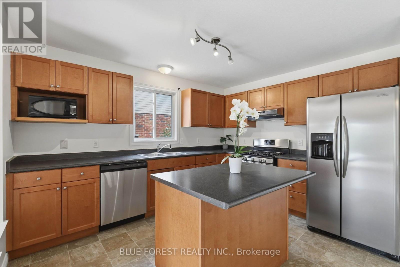 1888 STACKHOUSE CRESCENT - 8