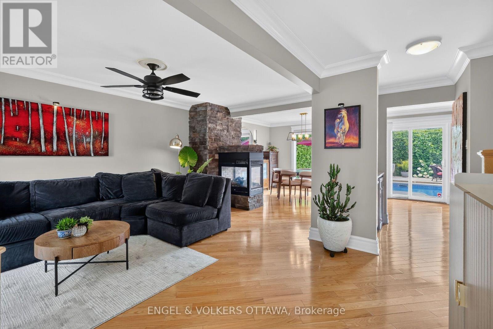 1069 ST GERMAIN CRESCENT - 3