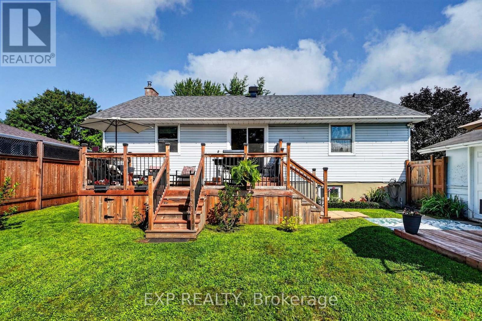 1304 LEONARD AVENUE - Image 36