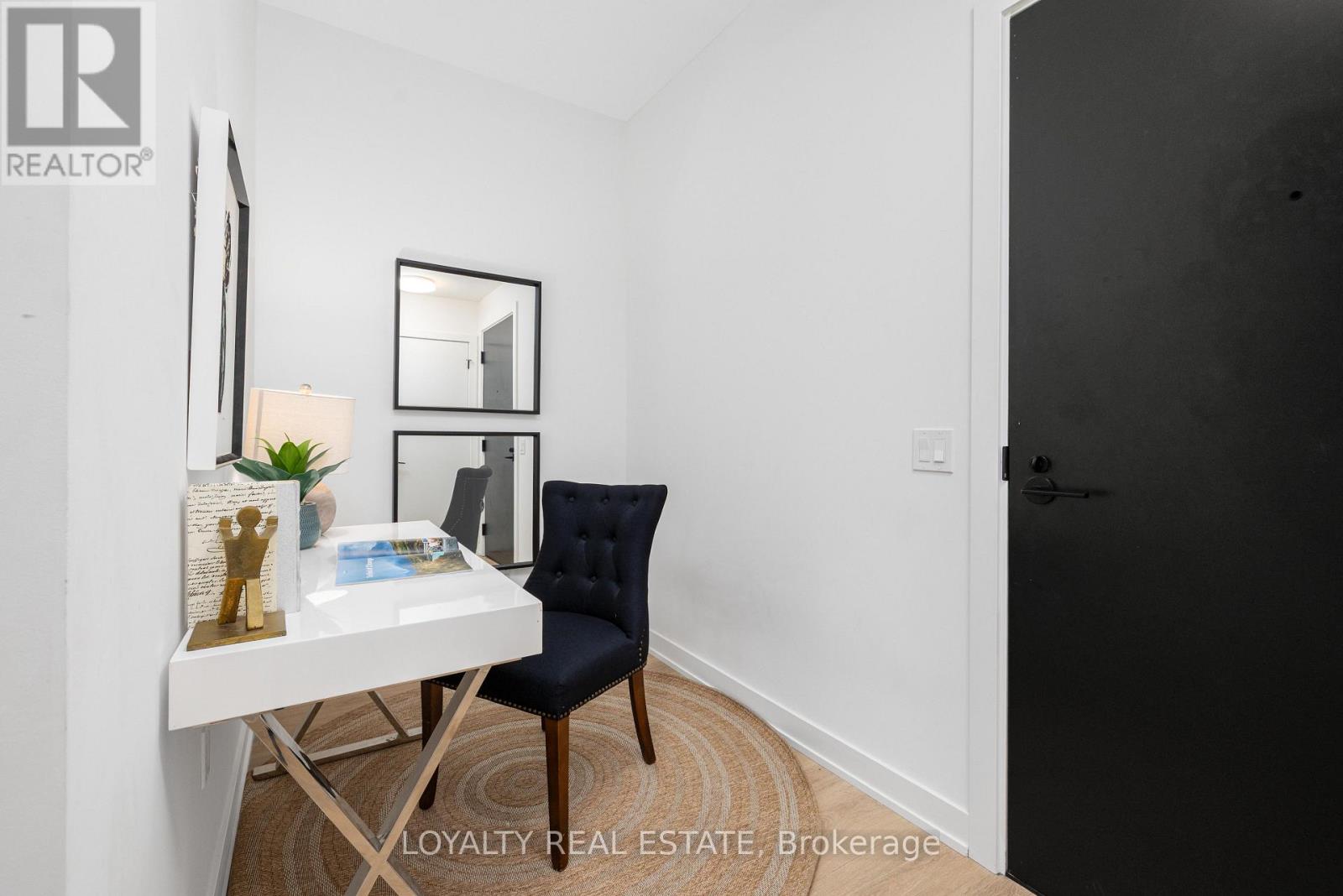 #211 117 BROADWAY AVENUE - 12