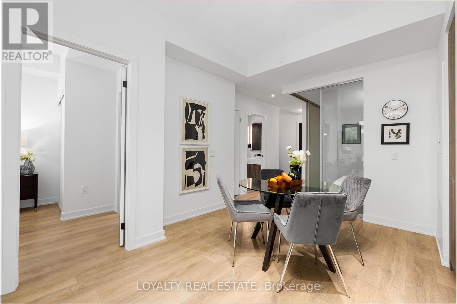 #211 117 BROADWAY AVENUE - 26