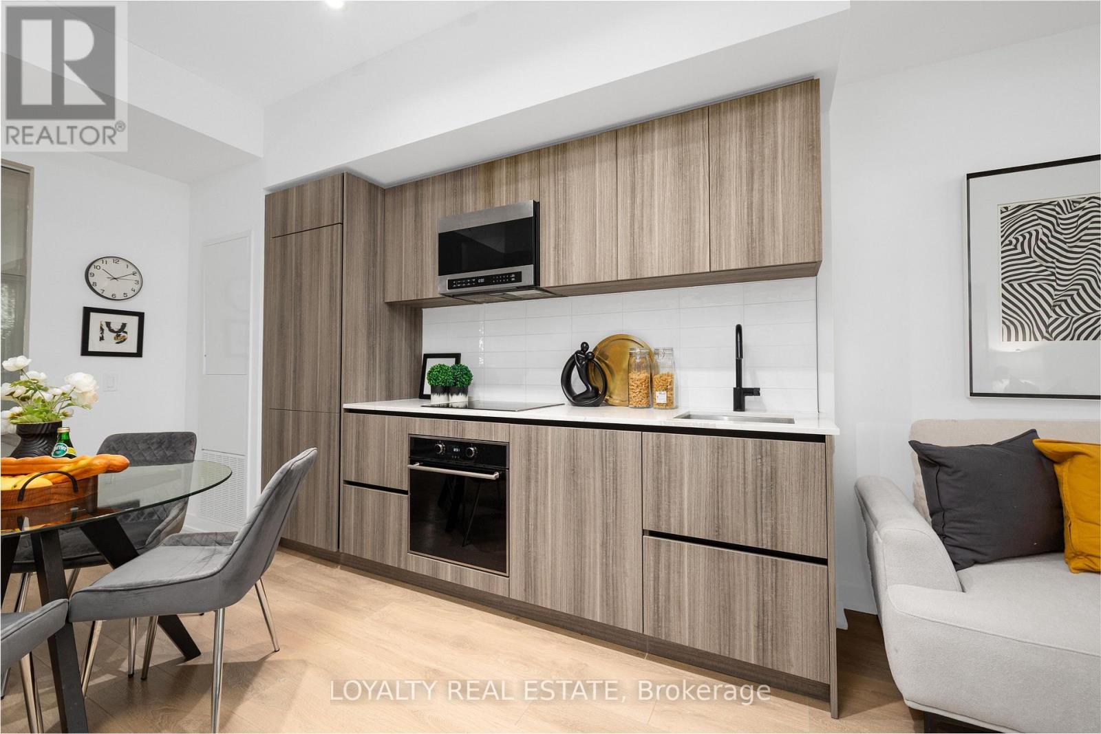 #211 117 BROADWAY AVENUE - Image 28