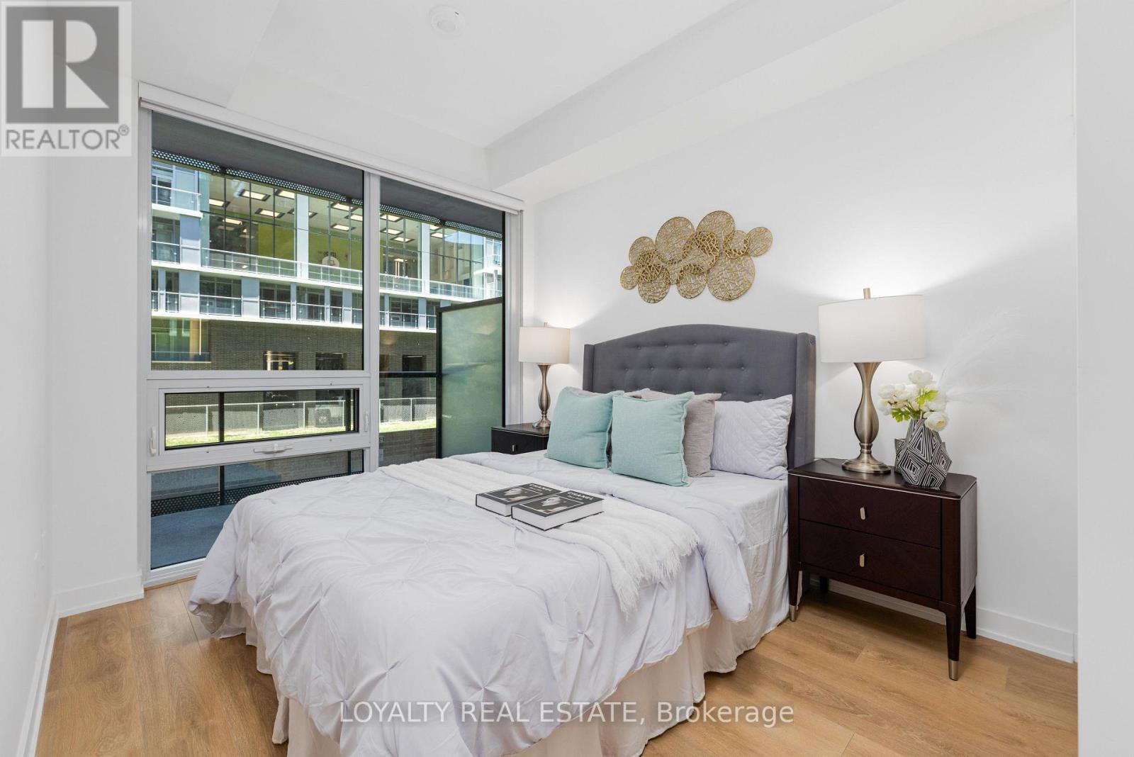 #211 117 BROADWAY AVENUE - Image 32