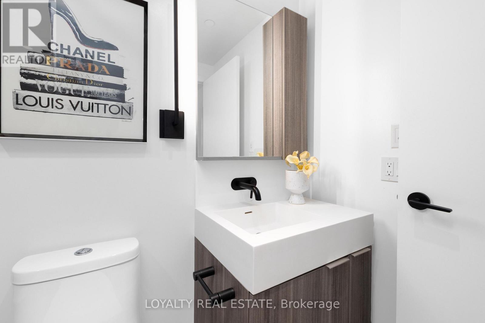 #211 117 BROADWAY AVENUE - Image 37
