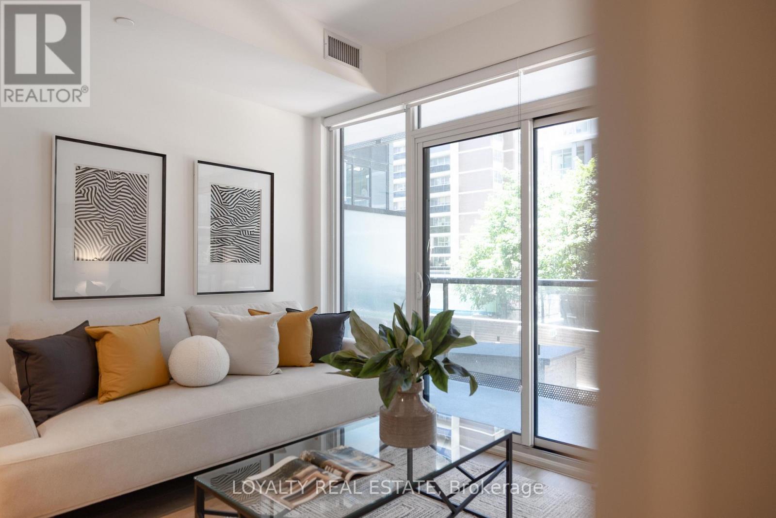 #211 117 BROADWAY AVENUE - Image 47