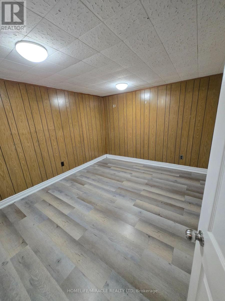 44 STALEY TERRACE - Image 39