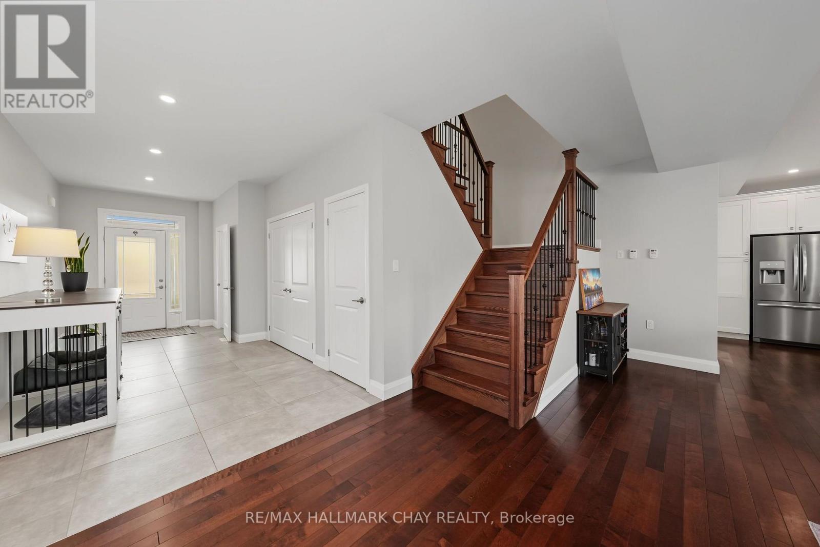 36 LOWRY COURT - Image 20