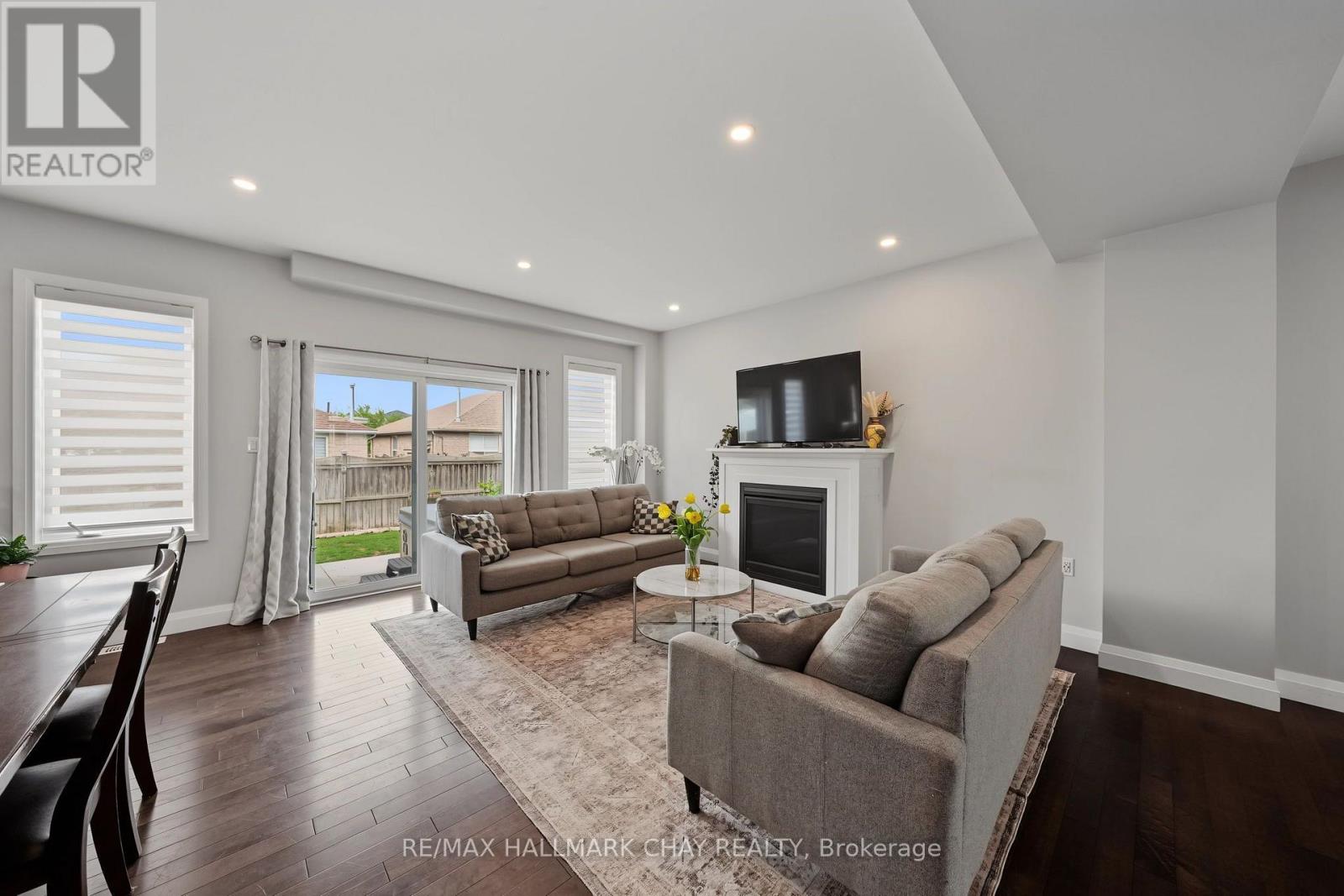 36 LOWRY COURT - Image 9
