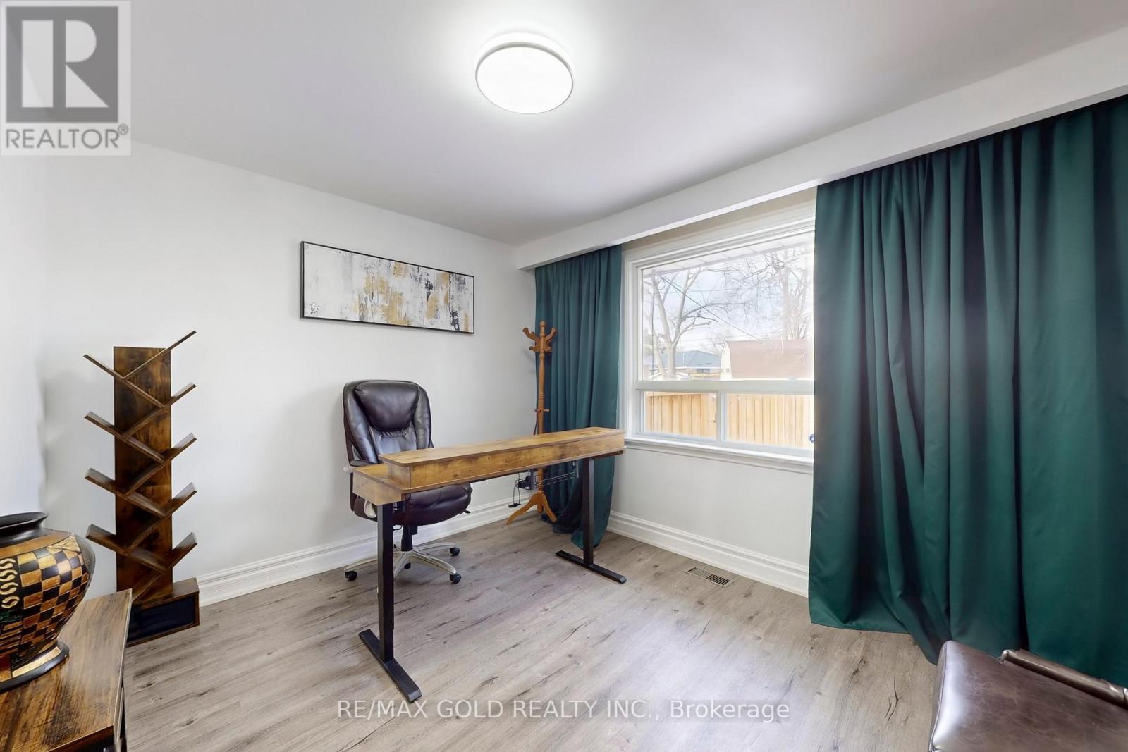 189 KINGSVIEW BOULEVARD - Image 28