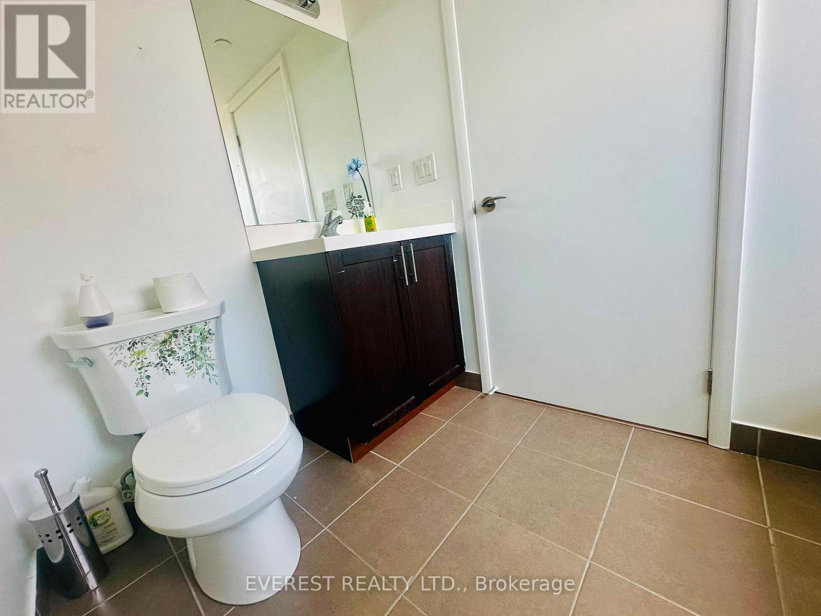 #517 830 LAWRENCE AVENUE W - 20
