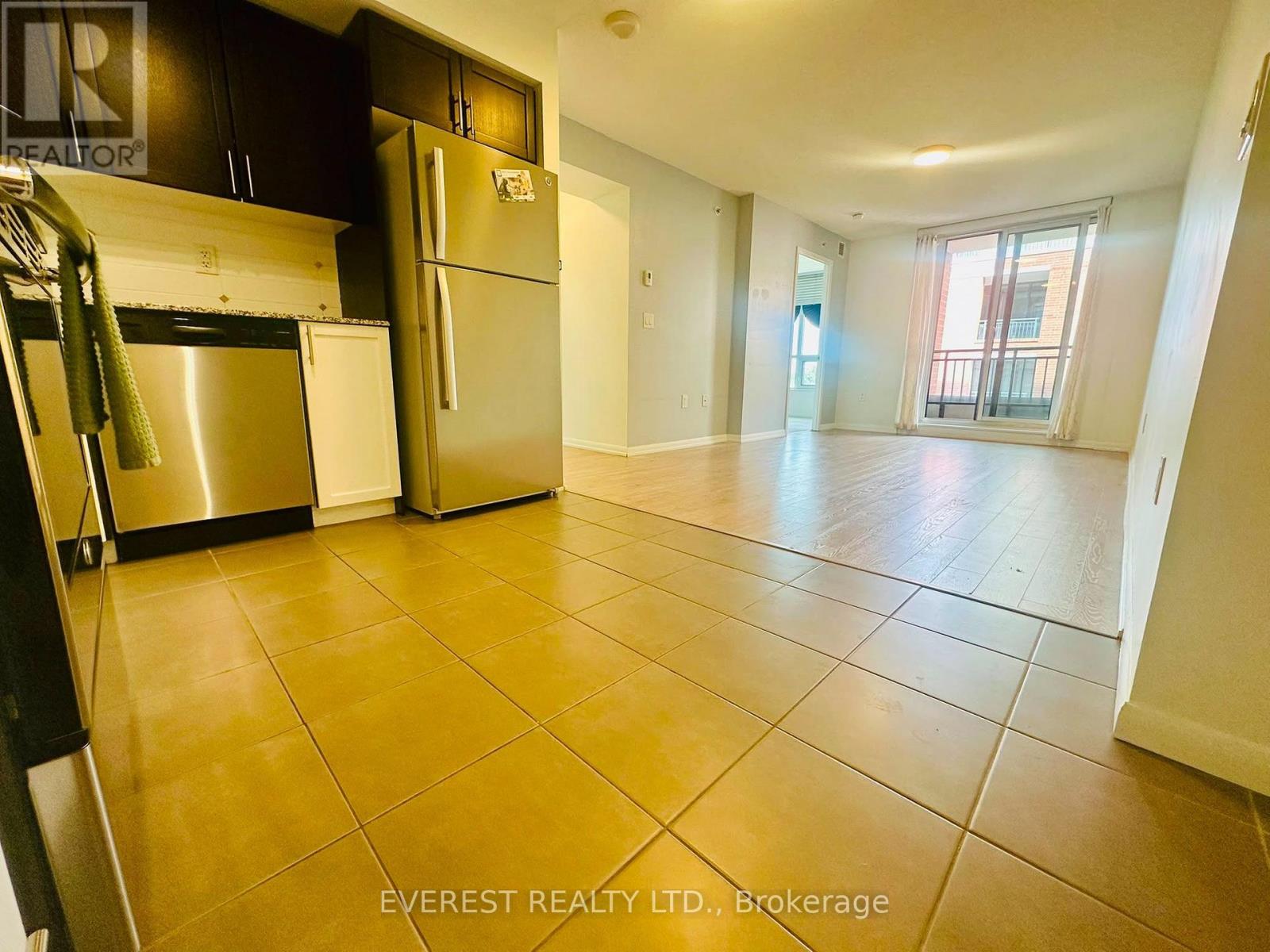 #517 830 LAWRENCE AVENUE W - 30
