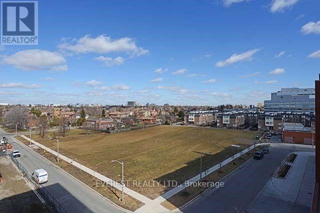 #517 830 LAWRENCE AVENUE W - 48