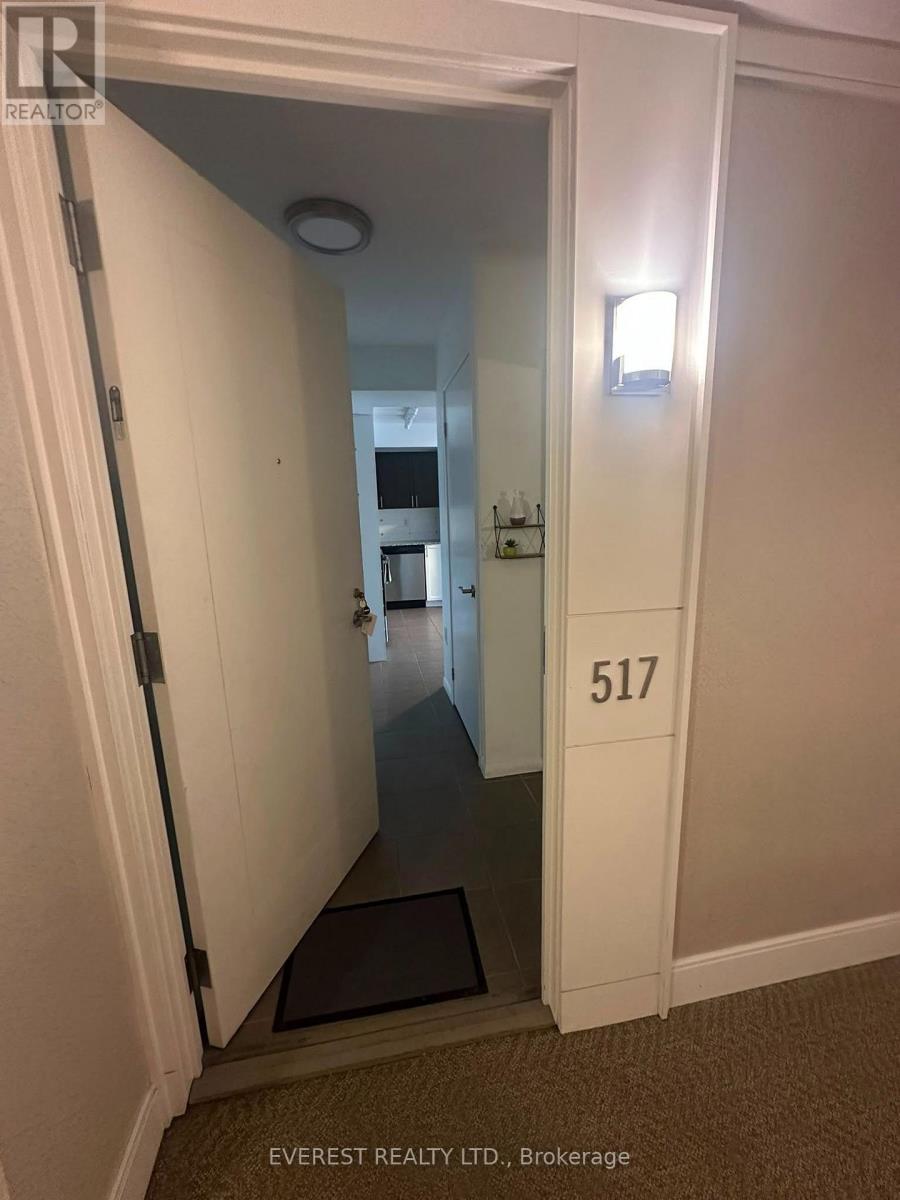 #517 830 LAWRENCE AVENUE W - 8
