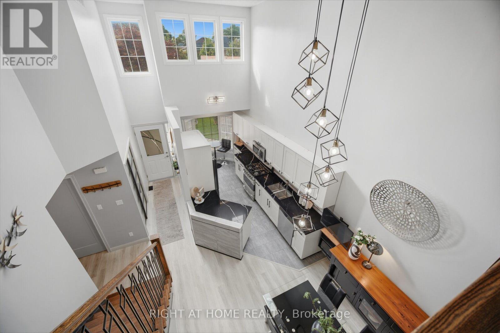 3064 LAKESHORE ROAD W - 10
