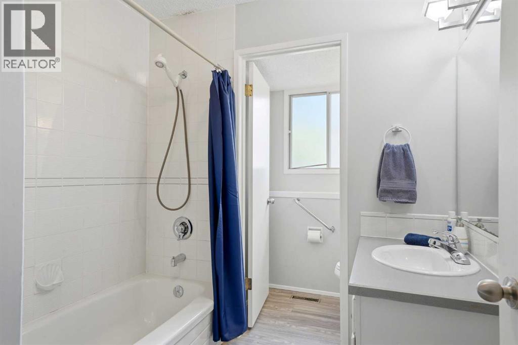 442 Queensland Place Southeast - Photo 20