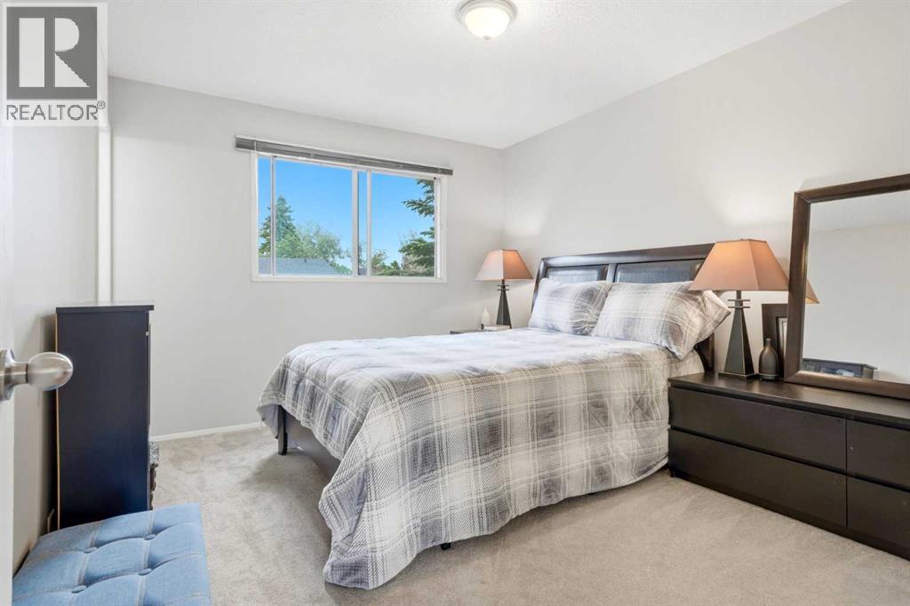 442 Queensland Place Southeast - Photo 13