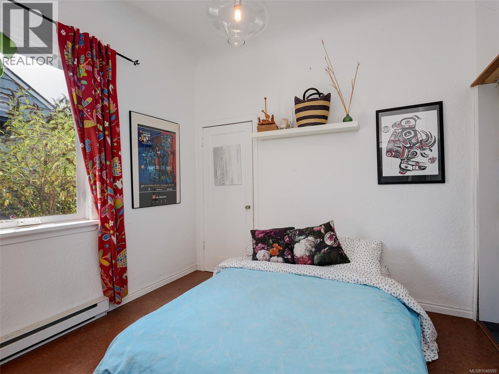 1541 Burton Ave - 13