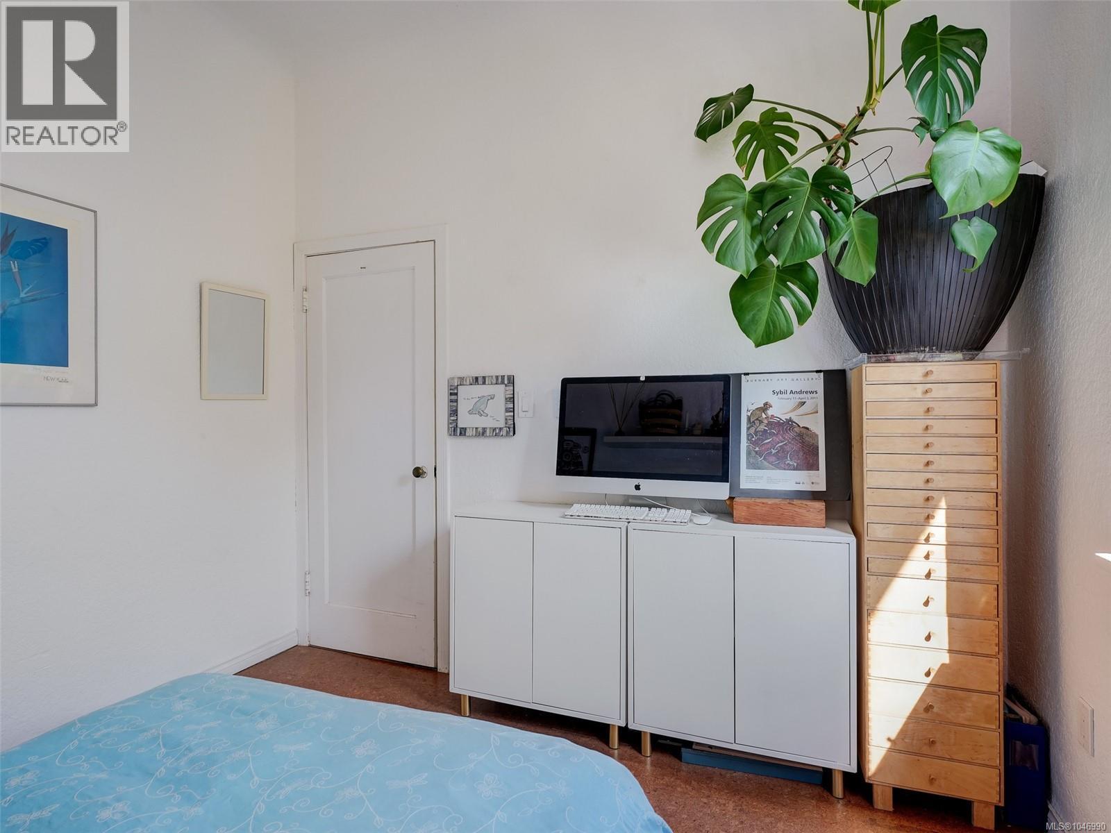 1541 Burton Ave - Image 14