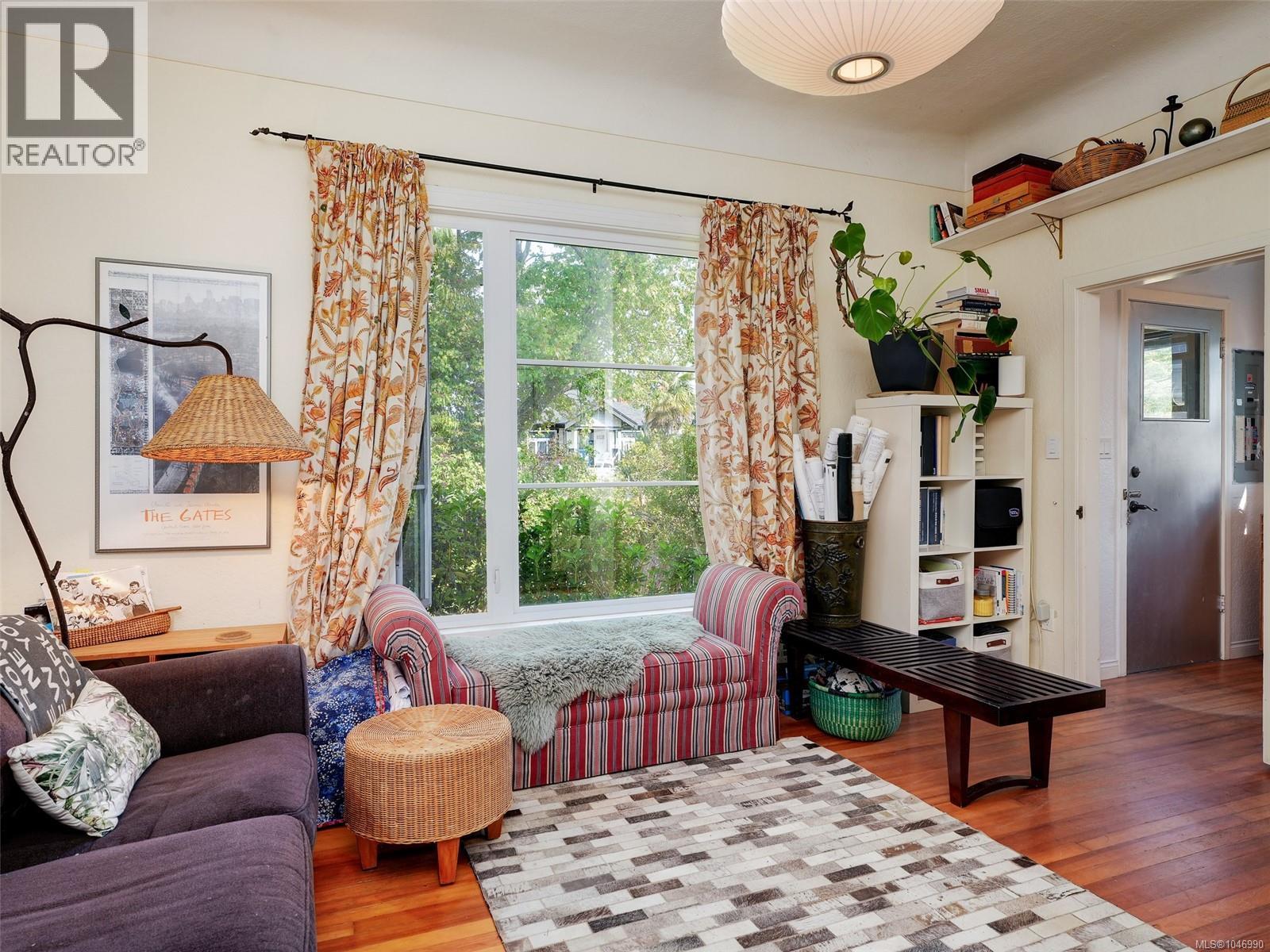 1541 Burton Ave - 2