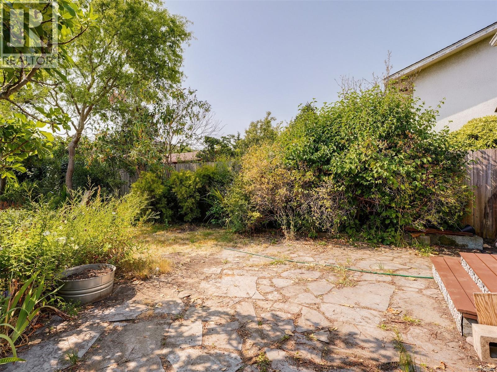 1541 Burton Ave - Image 23