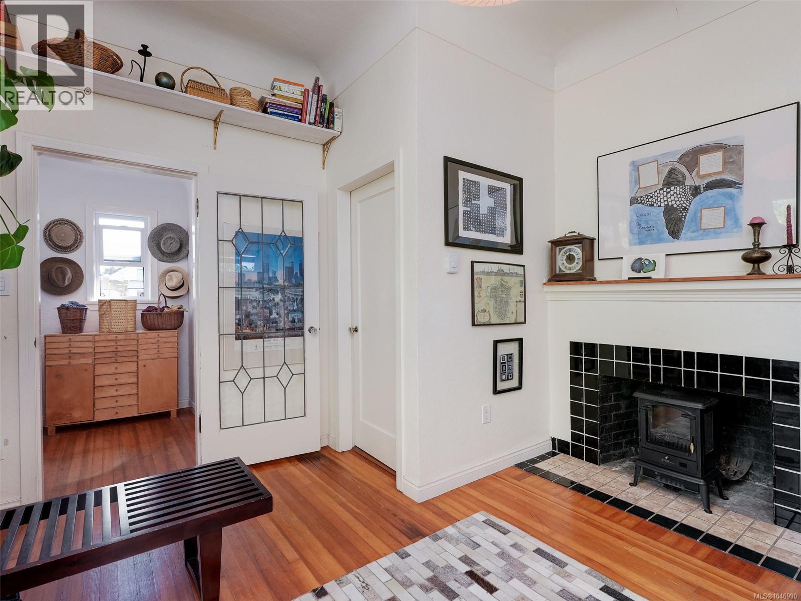 1541 Burton Ave - 3