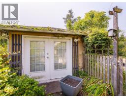1541 Burton Ave, Victoria, BC V8T2N3 Photo 20