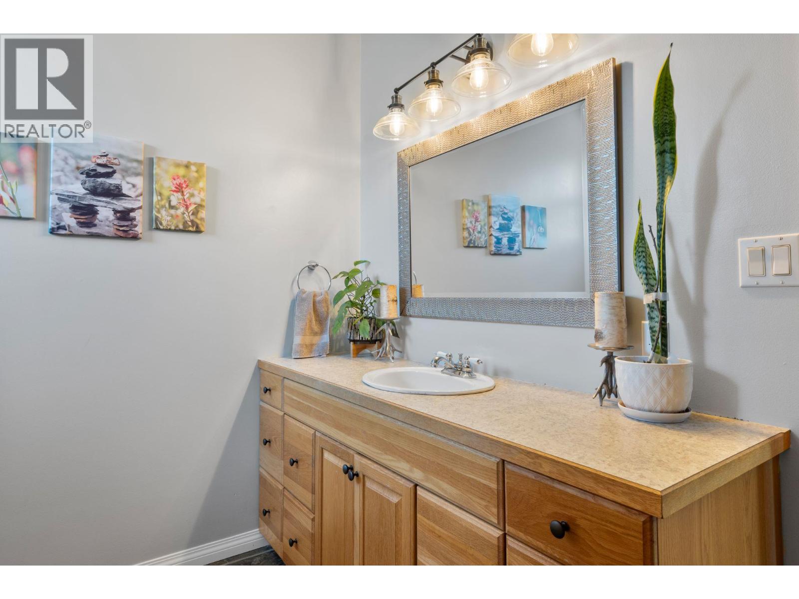 559 MCLEAN Road - Image 24