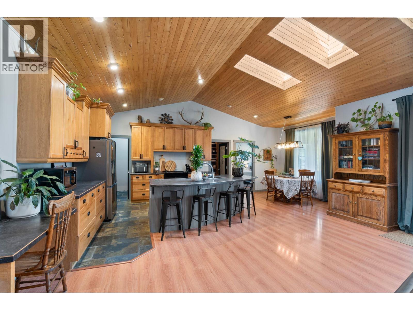 559 MCLEAN Road - 8