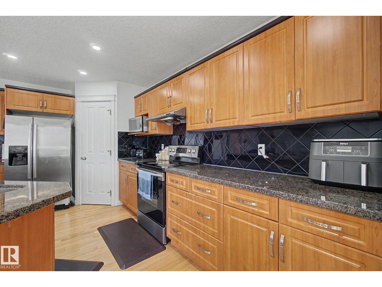 3236 21 ST NW - 9