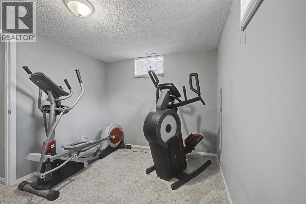 85 Rideau Close SW - 26
