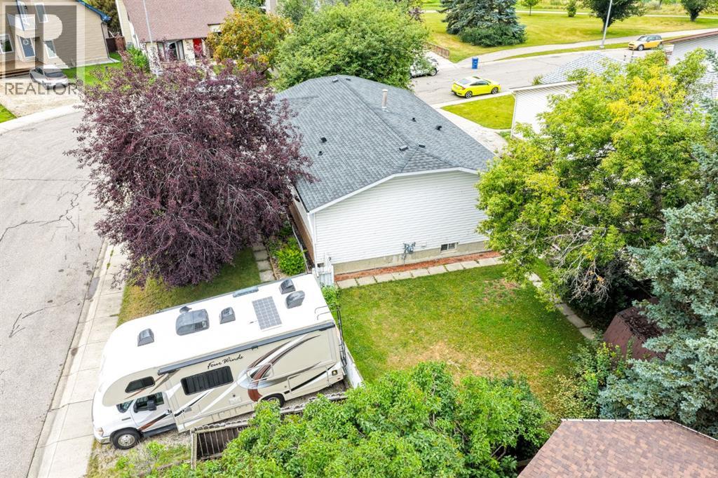 85 Rideau Close SW - 3