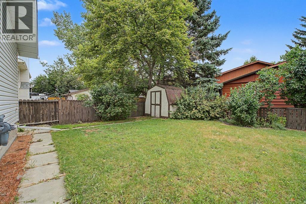 85 Rideau Close SW - 29