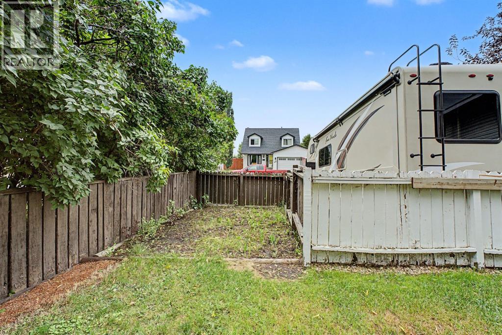 85 Rideau Close SW - 31