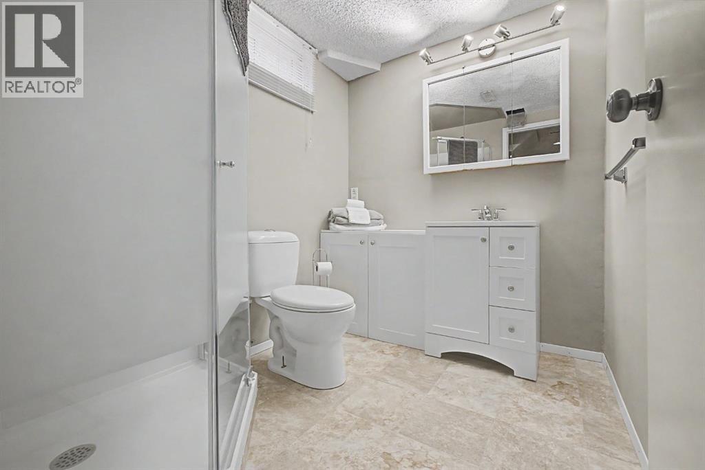 85 Rideau Close SW - 24