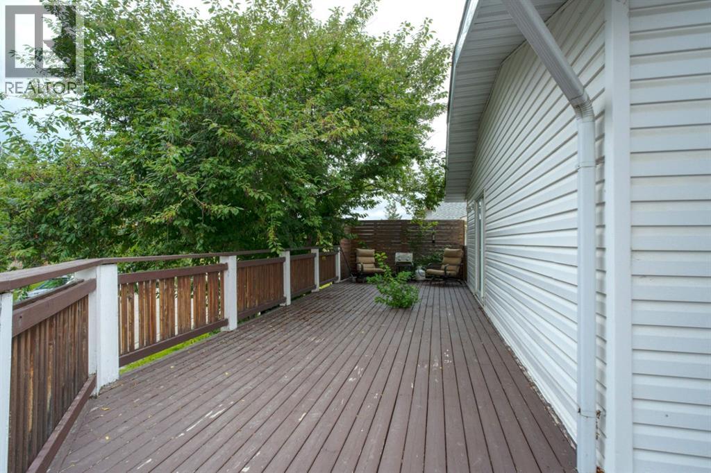 85 Rideau Close SW - 38