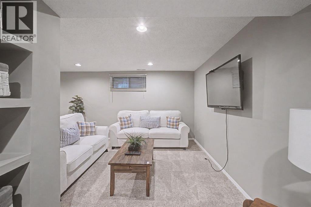 85 Rideau Close SW - 18