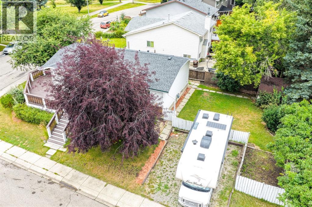 85 Rideau Close SW - 2