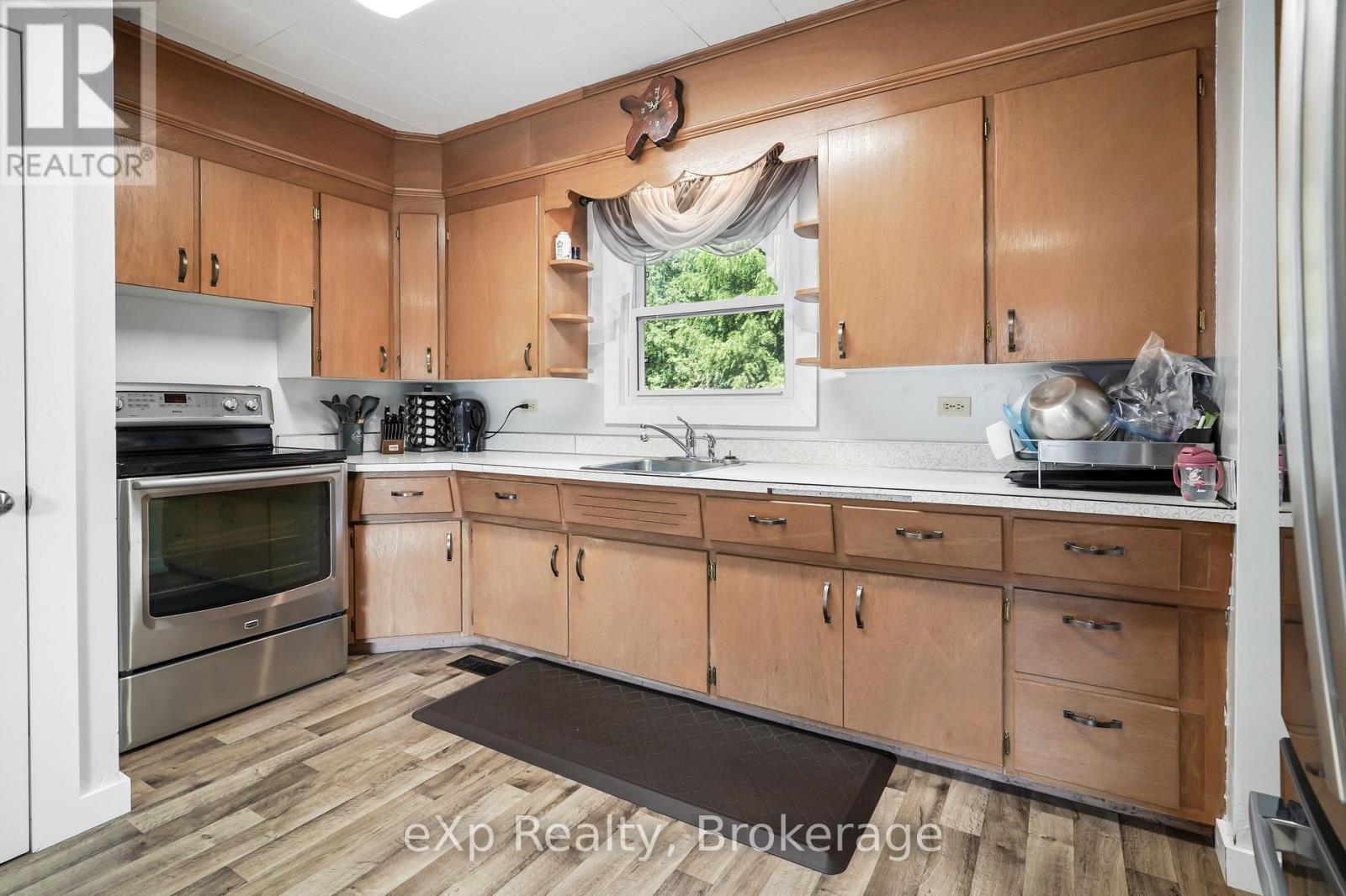 1060 SANDERSON STREET - Image 12