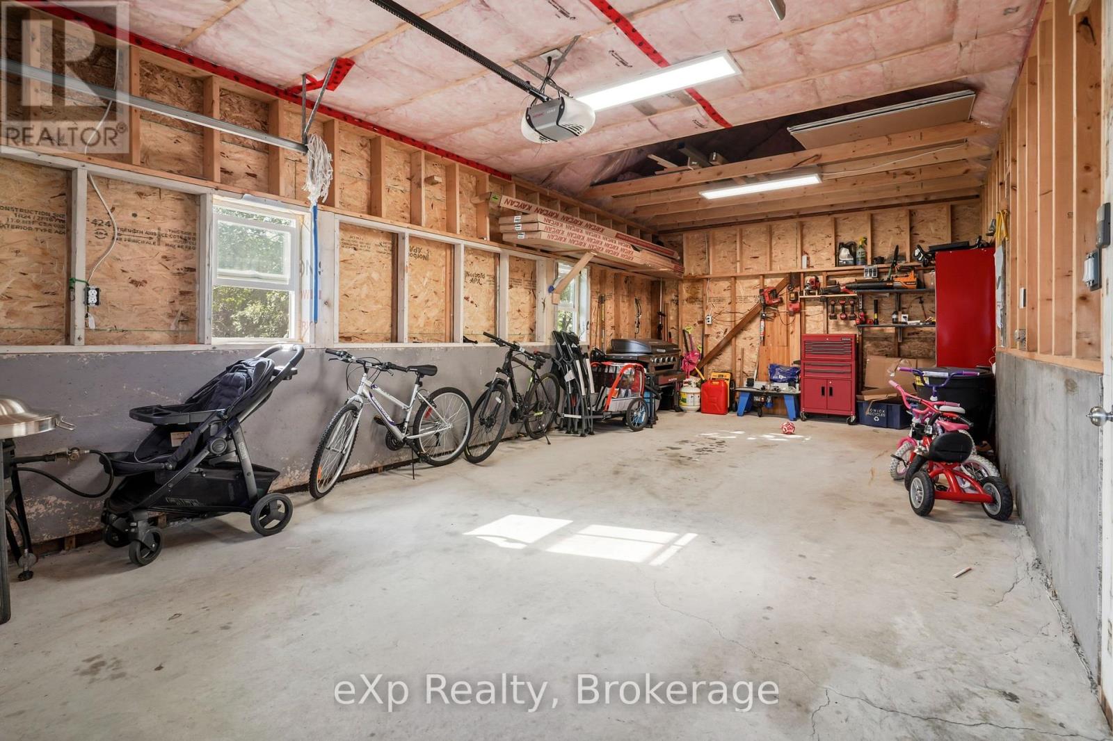 1060 SANDERSON STREET - Image 28