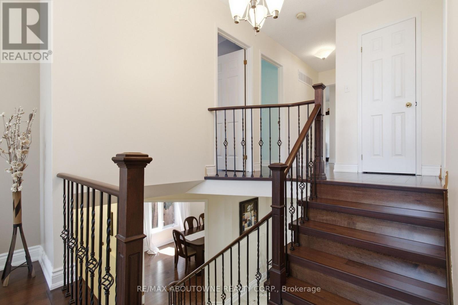 2216 NORFOLK DRIVE - Image 40