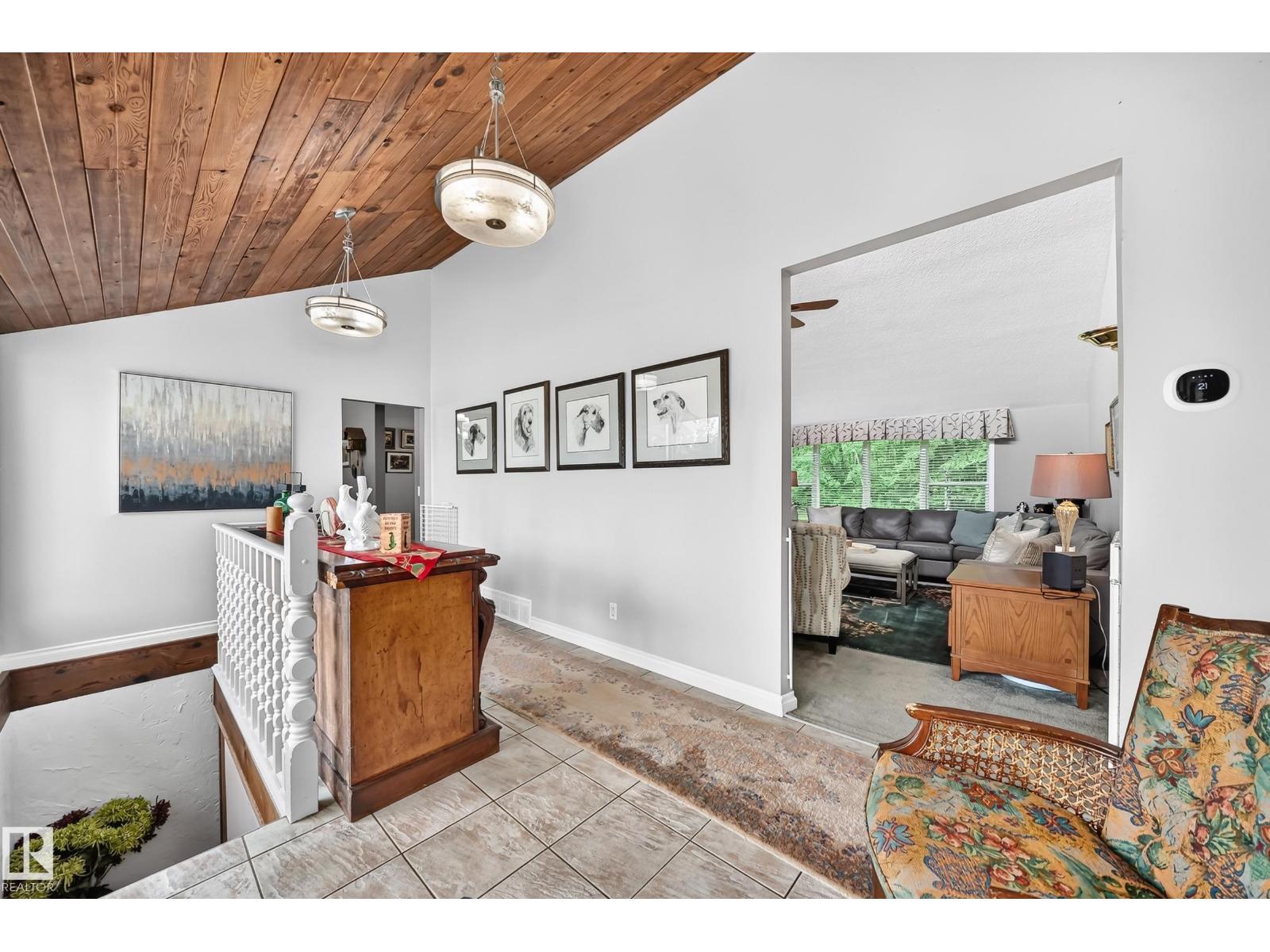 1 53250 RGE ROAD 215