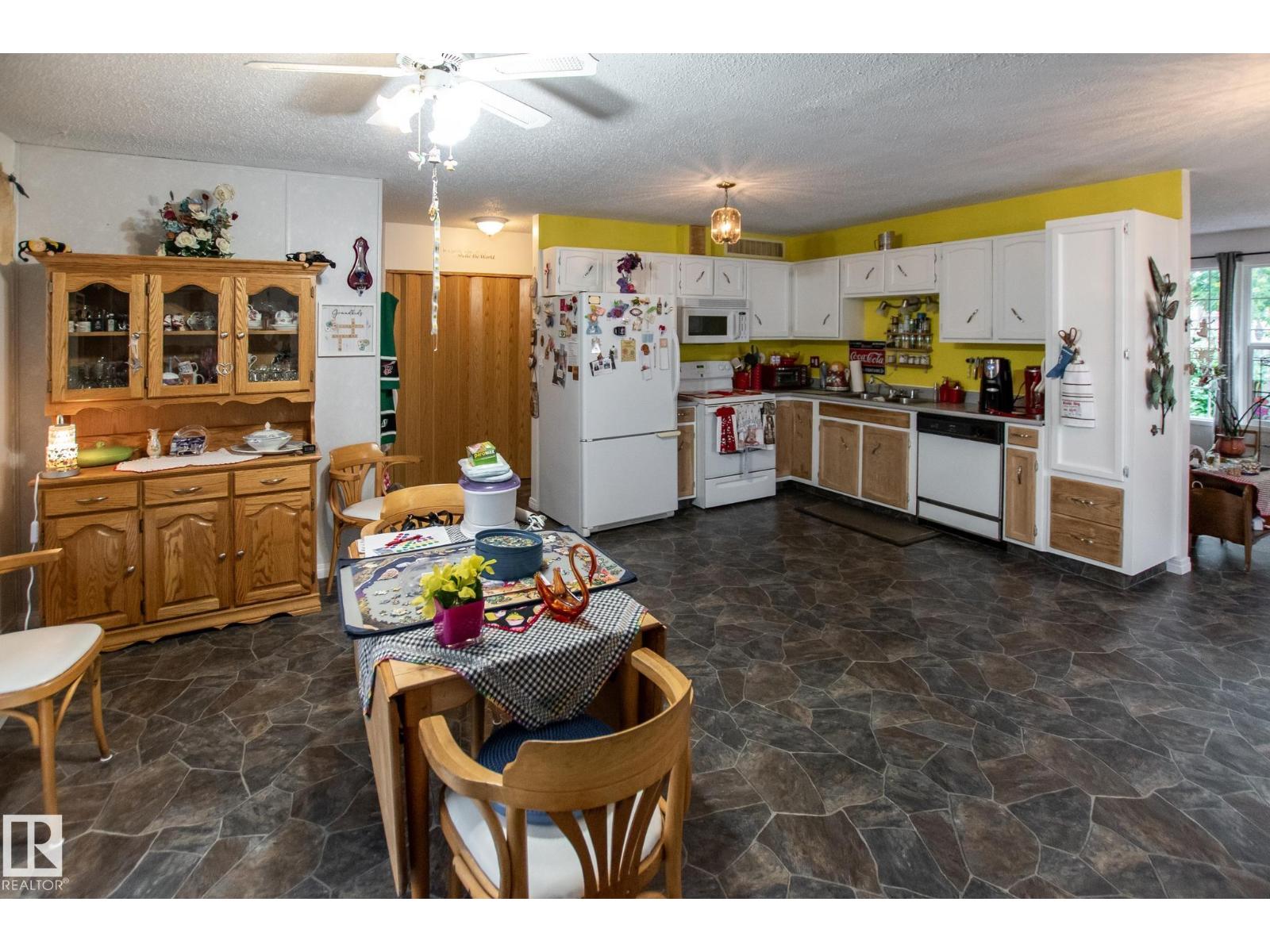 4510 41A ST - Image 11