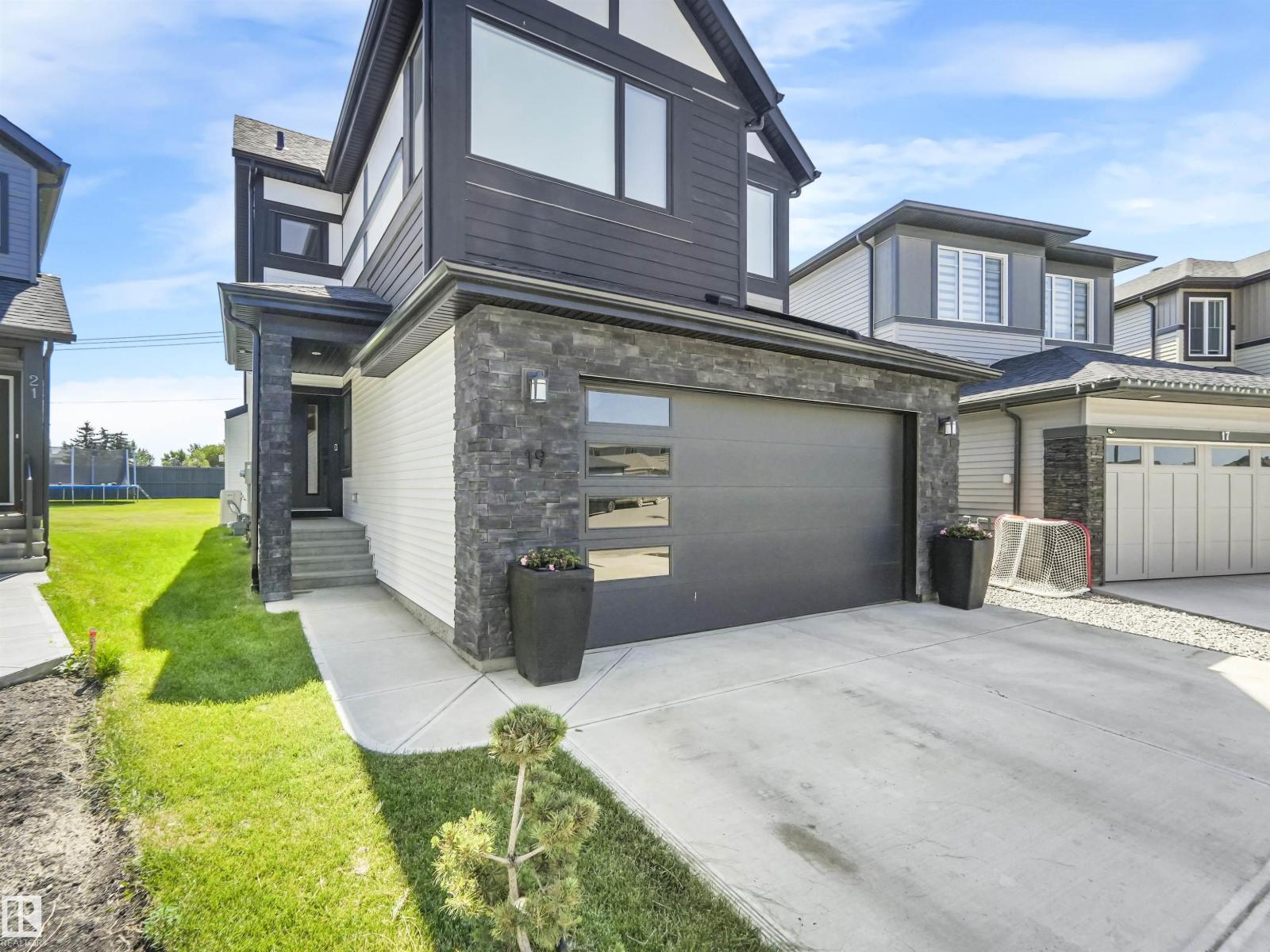 19 NETTLE CR, North Ridge, St. Albert photo 2