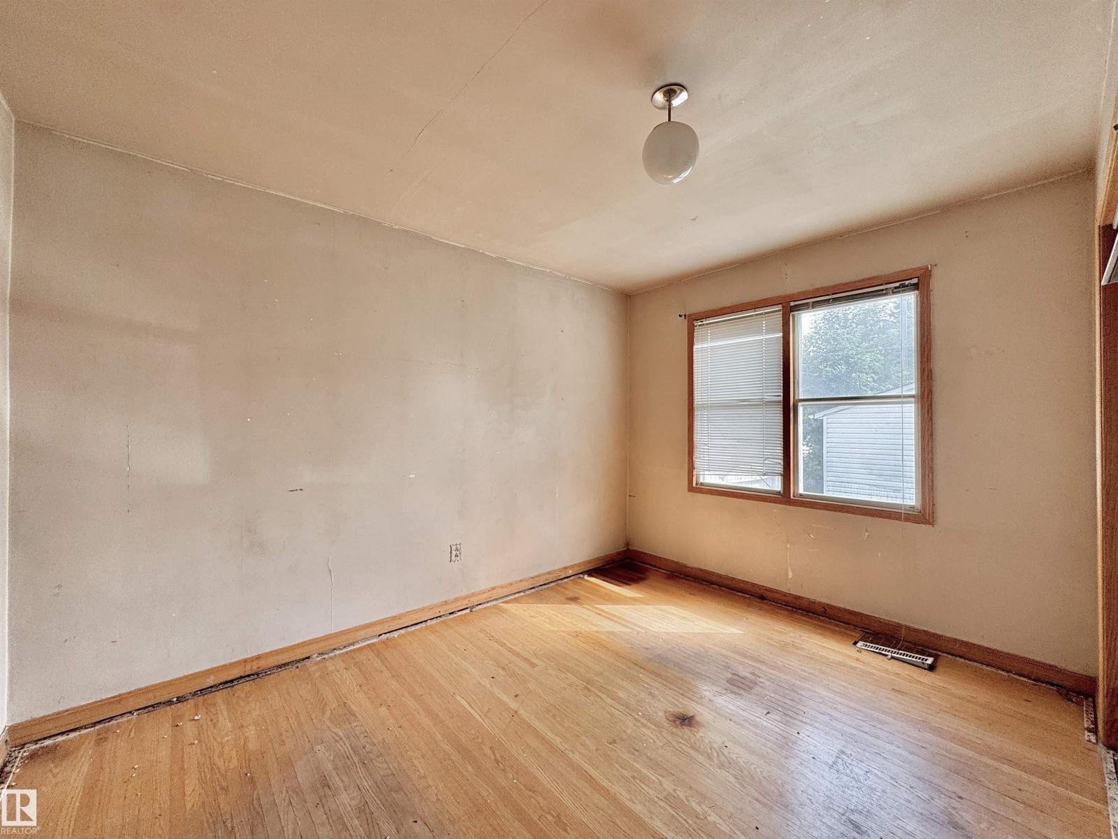 6209 106 ST NW - Image 12