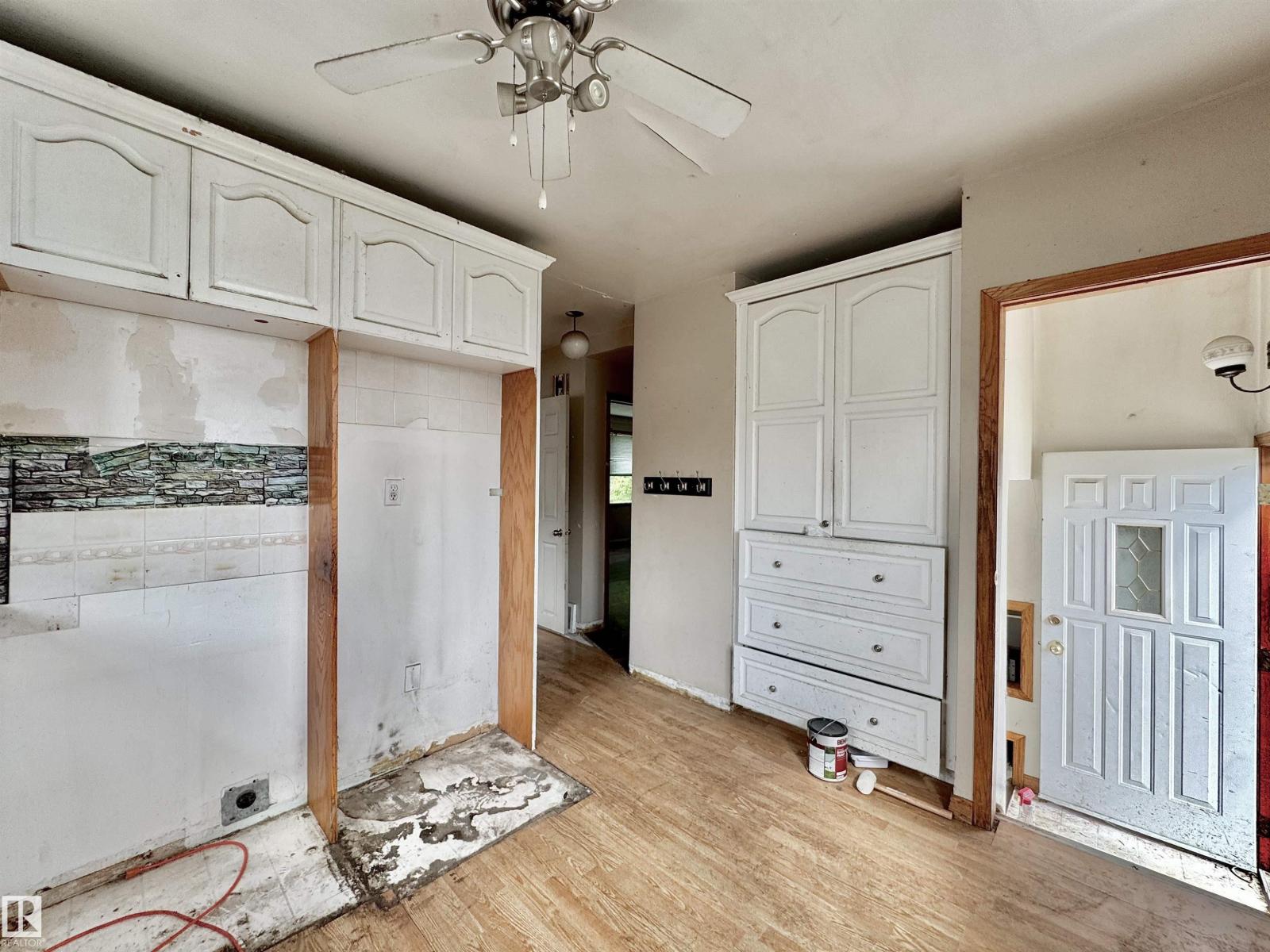 6209 106 ST NW - 17