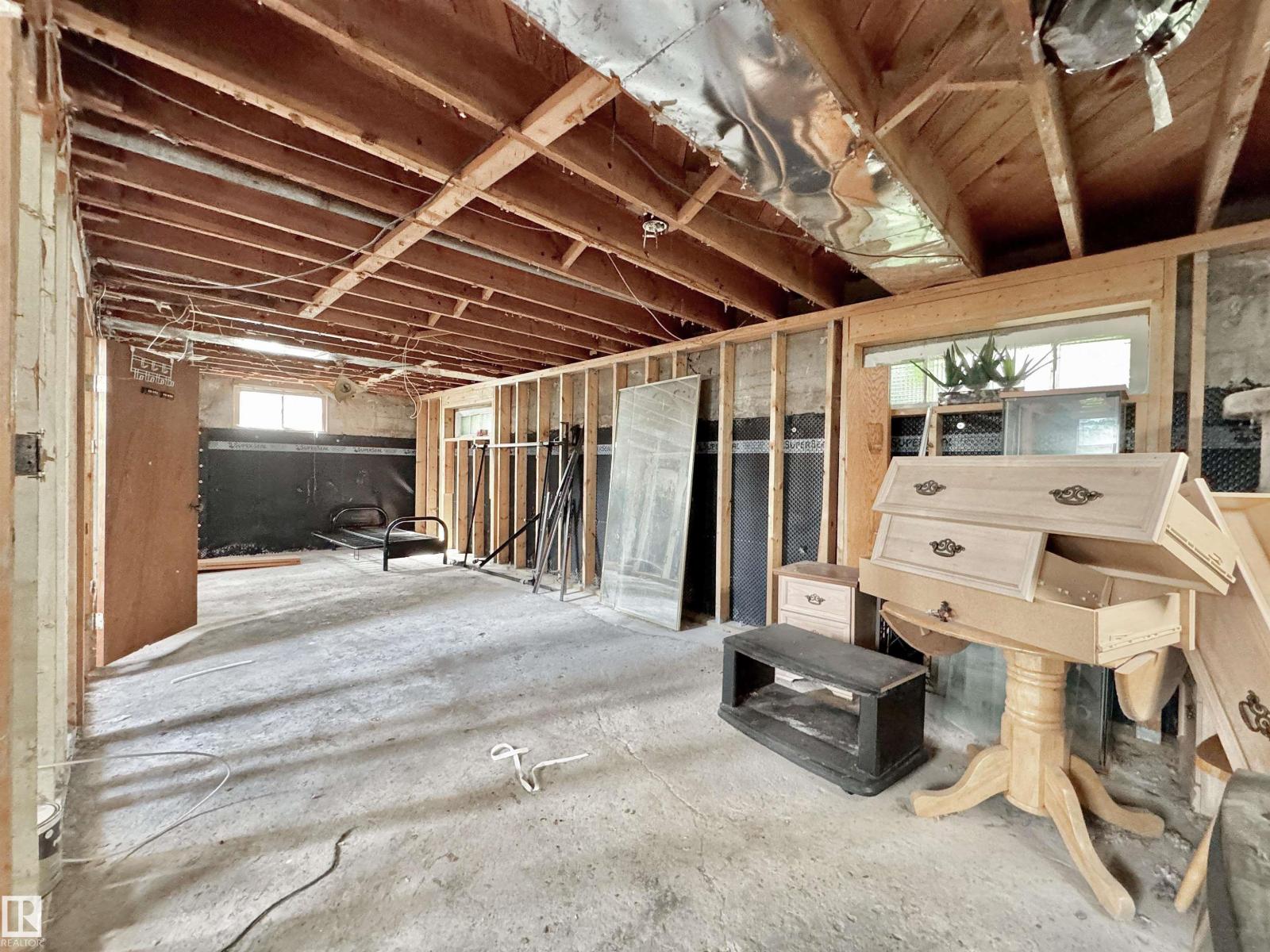6209 106 ST NW - Image 38