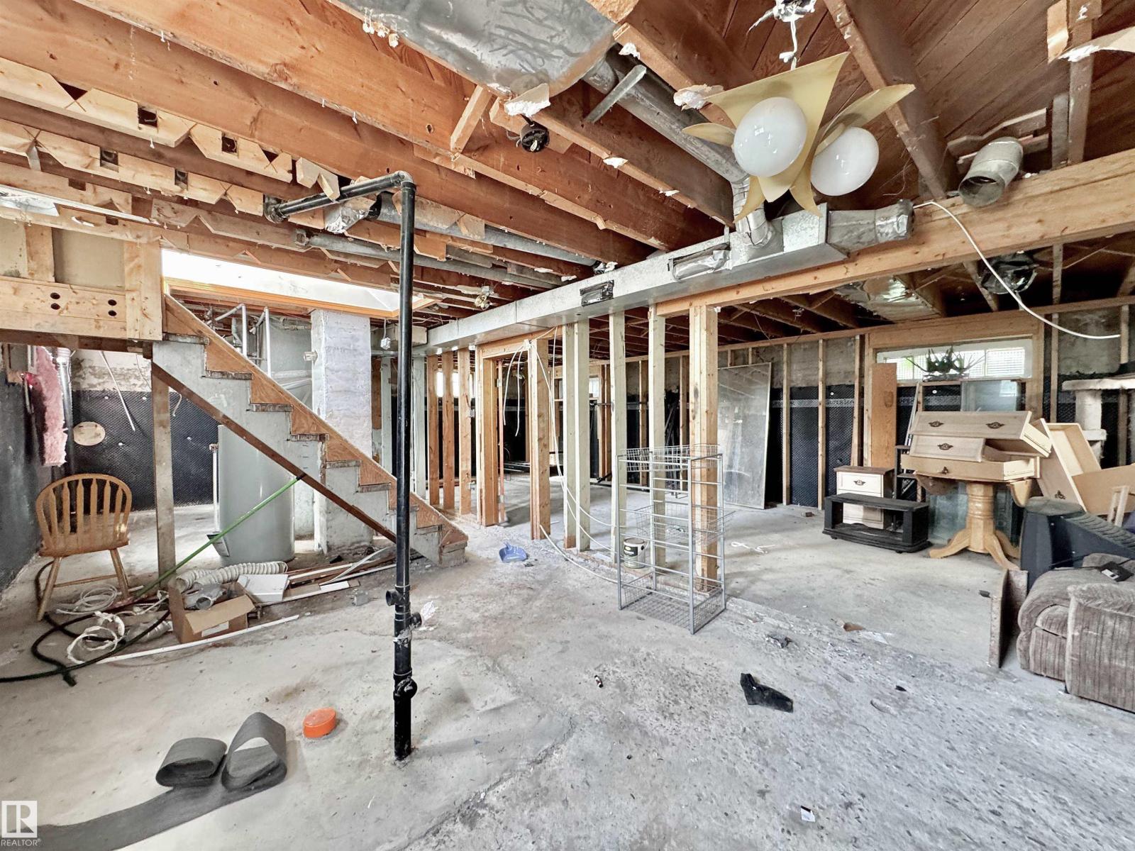 6209 106 ST NW - 39